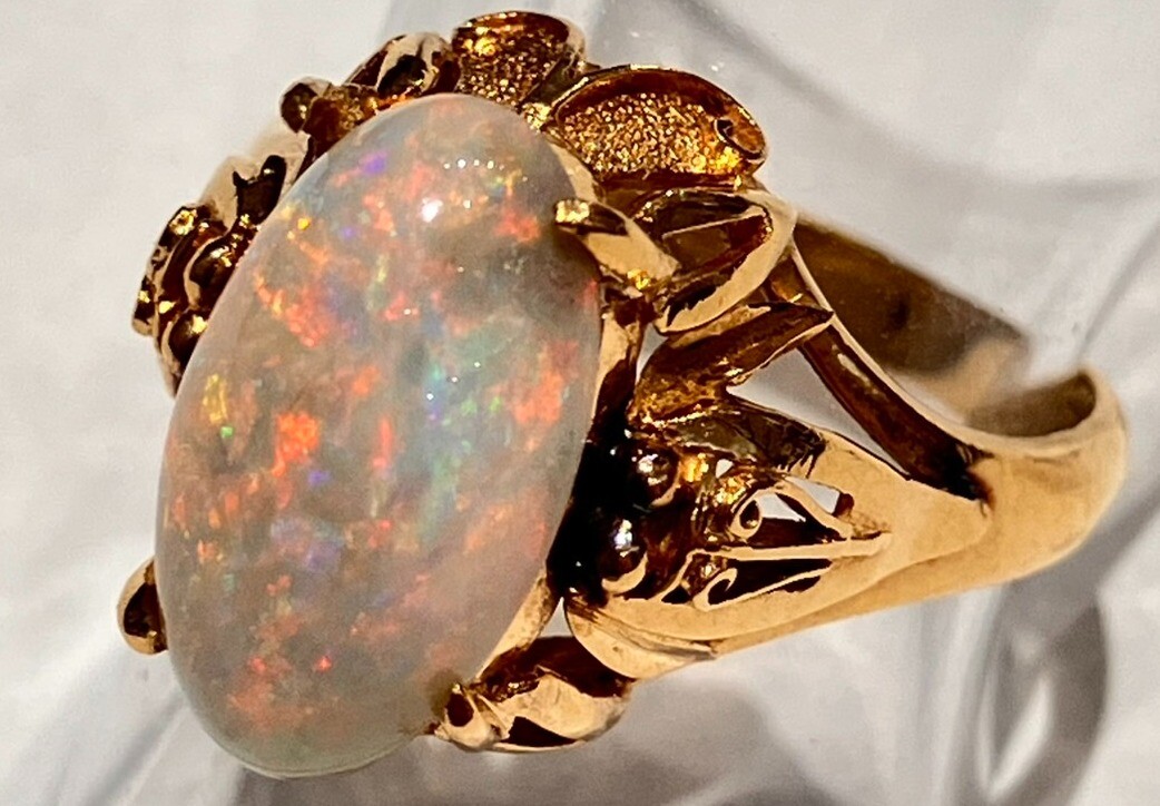 k18リング　ホワイトオパール K18 金 ホワイト オパール リング！！お買取り致しました