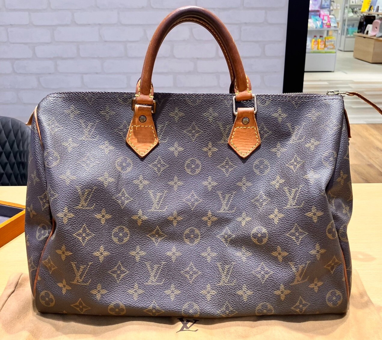 新品未使用　ルイ・ヴィトン スピーディ35 モノグラム ルイヴィトン ！モノグラム スピーディ35！！お買取り致しました