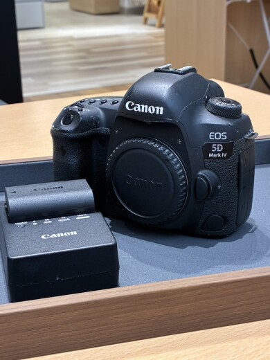 キャノン EOS 5D 一眼デジカメお買取りいたしました♪