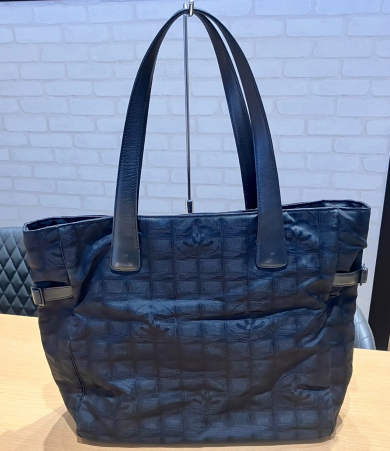 シャネル ニュートラベルライン・トートバッグをお買取り致しました！