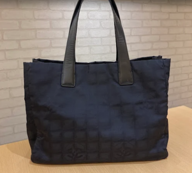 シャネル ニュートラベルライントートバッグお買取りいたしました♪