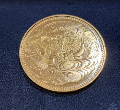 天皇陛下御在位60年記念10万円金貨お買取りいたしました♪