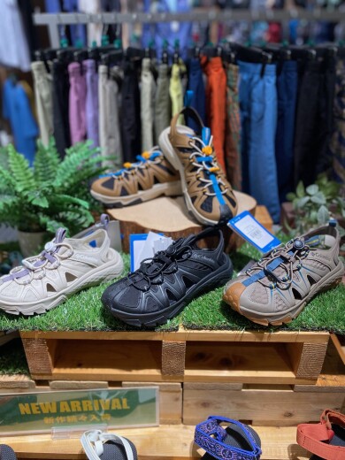 コロンビアのサンダル入荷！