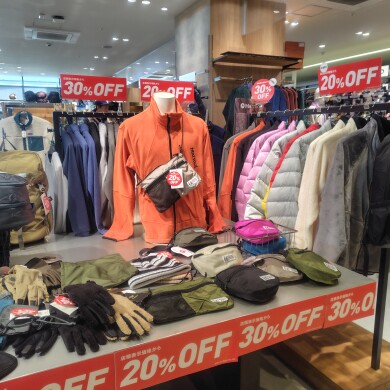 マーモットのウェアがお買い得になりました！