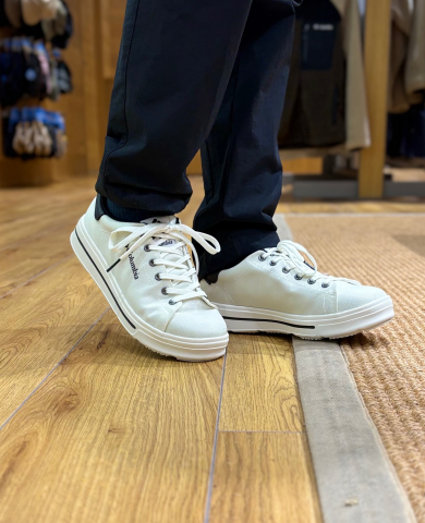 \\定番防水スニーカーの新色が登場！//Columbia