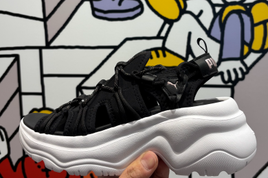 ✨PUMAより今年の夏におススメな1足✨