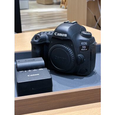 キャノン EOS 5D 一眼デジカメお買取りいたしました♪