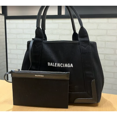 バレンシアガ ネイビーカバスお買取り致しました♪