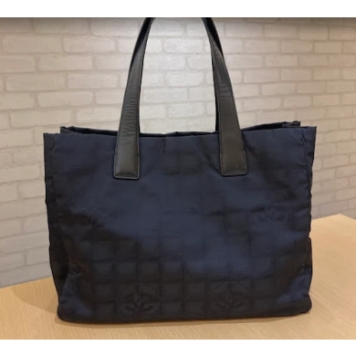 シャネル ニュートラベルライントートバッグお買取りいたしました♪