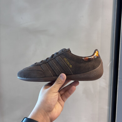 ADIDASから秋をお届け✨